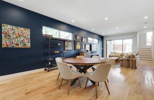 Dallas House | Modern Luxury Townhouse | Uptown & Attractions