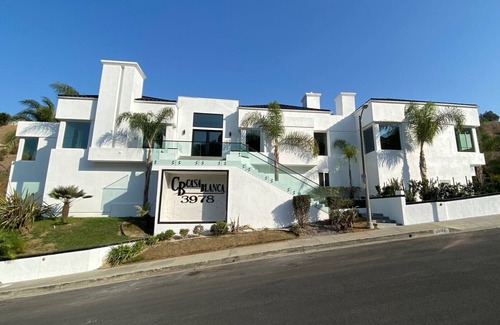 Baldwin Hills House | Modern Mansion with City Views, Heated Pool, Hot tub, & Luxury Cabana