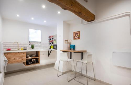 Koszeg Apartment | Modern Medival
