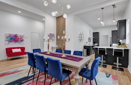 Midtown House | Modern Memphis Game House, Hot Tub! Close to Beale