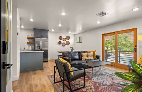 Moab Apartment | Modern Mesa
