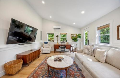 Exton House | Modern Mid-Century Retreat