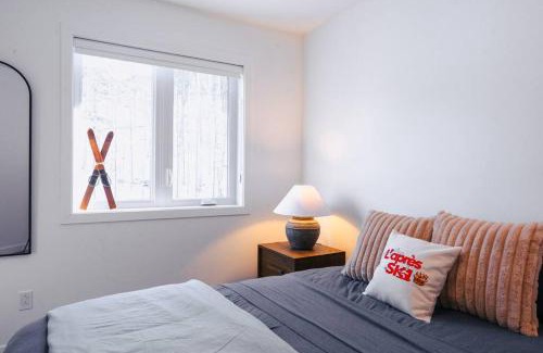 Saint-Faustin-Lac-Carre Apartment | Modern Mont Blanc Ski in Ski out Townhouse