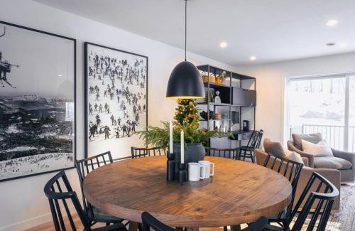 Saint-Faustin-Lac-Carre Apartment | Modern Mont Blanc Ski in Ski out Townhouse