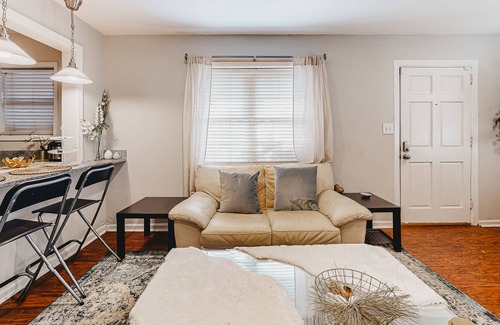 Garden Hills Condo | Modern, monthly-rental condo in heart of Buckhead with pool & BBQ area