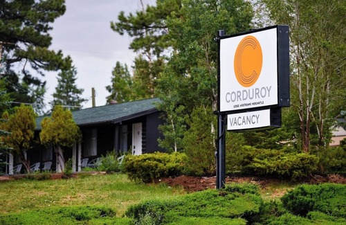 Pinetop Hotel | Modern Motel Suite With Kitchen