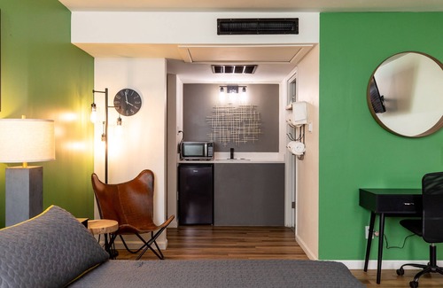 Downtown Colorado Springs Hotel | Modern Motel