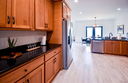 Ellijay Cabin | Modern mountain cabin with hot tub, stunning views, & ample entertainment space