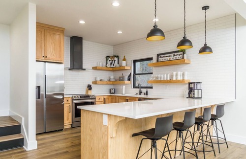 Dahlonega House | Modern Mountain Escape-Hot Tub/Creek/Games Galore/3-Bedrooms!