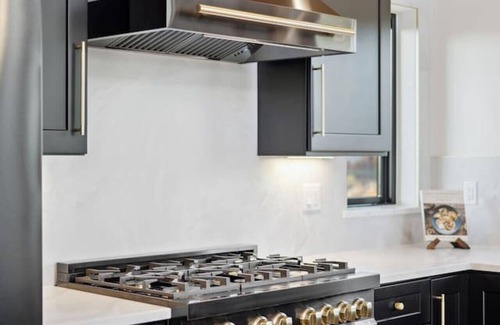 Bailey House | Modern Mountain Escape! Luxe Retreat in Bailey, CO