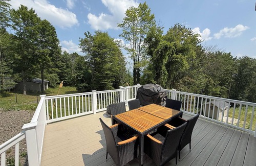 Horseheads House | Modern Mountain Retreat With Pool