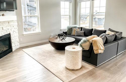 Deer Mountain House | Modern Mountain Retreat Sleeps 10 Park City