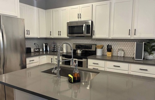 Dunean Apartment | Modern Near Downtown & Hospitals – Greenville Stay