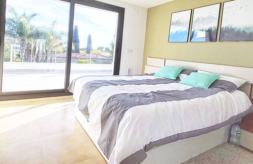 El Roc de Sant Gaieta House | MODERN NEW HOUSE WITH PRIVATE POOL AND BBQ NEXT TO THE BEACH