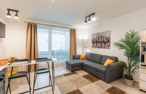 Csarnok negyed Apartment | Modern Newly-built Home by the New York Cafe