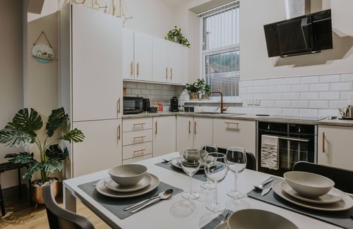 Newcastle Apartment | Modern, newly refurbished apartment with fabulous sea view!