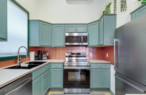 Downtown Memphis House | Modern, newly renovated 2-bedroom house in the Medical District