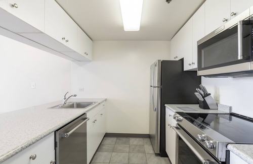 Hoboken Apartment | Modern One Bedroom in Hoboken Waterfront Building