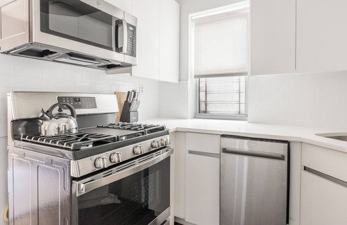 Upper West Side Apartment | Modern One Bedroom Nearby Central Park on UWS