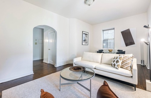 Upper West Side Apartment | Modern One Bedroom Nearby Central Park on UWS