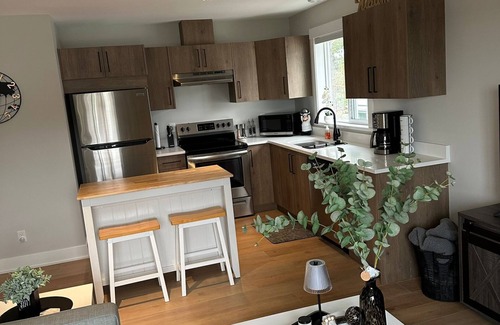 Langford Apartment | Modern One-Bedroom Retreat in Bear Mountain
