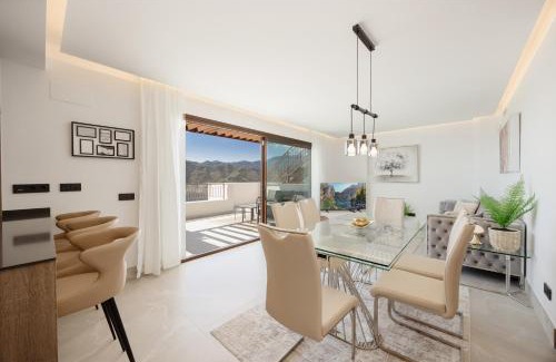 Istan Apartment | Modern penthouse with two terraces, jacuzzi and sea, lake and mountain views, in Almazara Hills