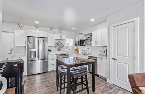 Encanto Condo | Modern PHX Condo Near Light Rail