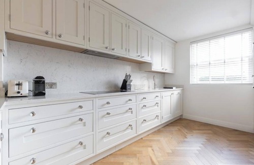 South Kensington House | Modern, Pristine 4bed 3bath, South Kensington