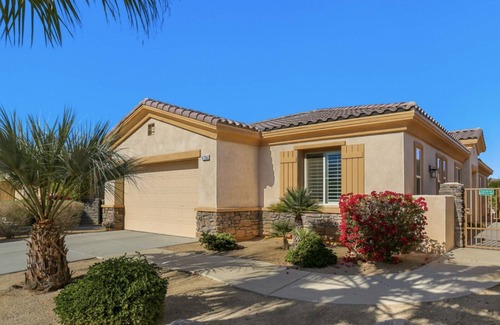 Palm Springs Villa | Modern Private Pool Villa in Golf Course Community w/Country Club
