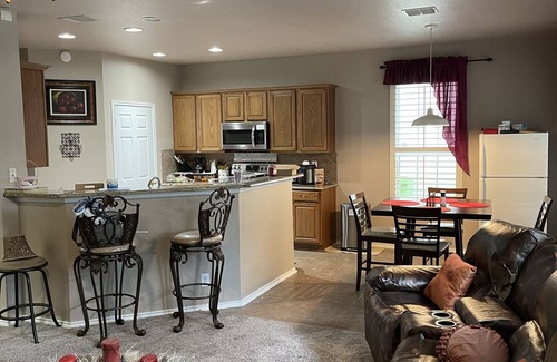 San Antonio House | Modern PRIVATE ROOMS by Alamo Ranch, Sea World, Fiesta Texas, NW San Antonio