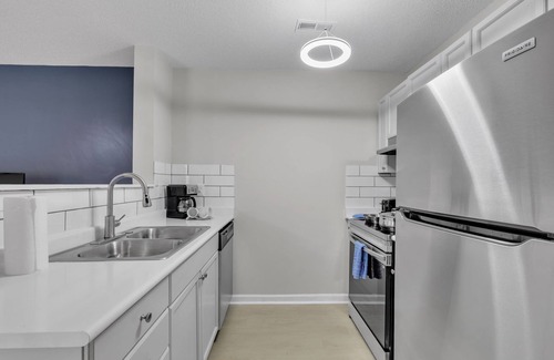 Westover Apartment | Modern & Professional l Fayetteville Charm (cb)