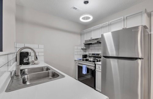 Westover Apartment | Modern & Professional l Fayetteville Charm (cb)