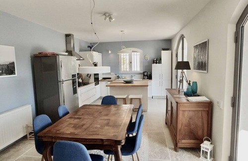Domazan Villa | Modern Provençal country house with pool and garden near Avignon