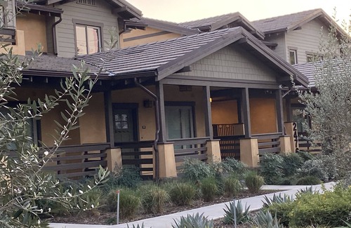 Lamanda Park Condo | Modern, Quiet 1426 SF 2B 2.5B Pasadena Townhome