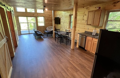 Reliance Cabin | Modern Reliance Cabin