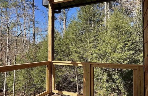 Reliance Cabin | Modern Reliance Cabin