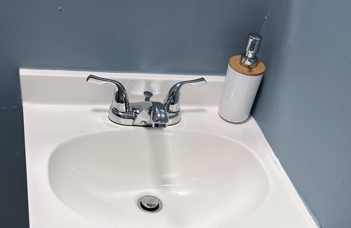Snellville House | Modern & Renovated 3 bedroom delight, near Stone Mountain 25 mins from Metro ATL
