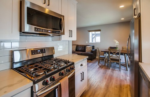 Central Mission Beach Condo | Modern Renovated Bayside condo-808