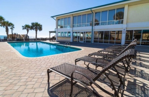 Litchfield by the Sea Apartment | Modern Resort View Room on the First Floor