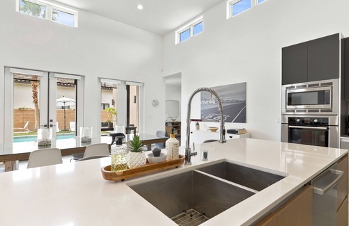 La Quinta House | Modern Retreat @ Coral Mountain La Quinta