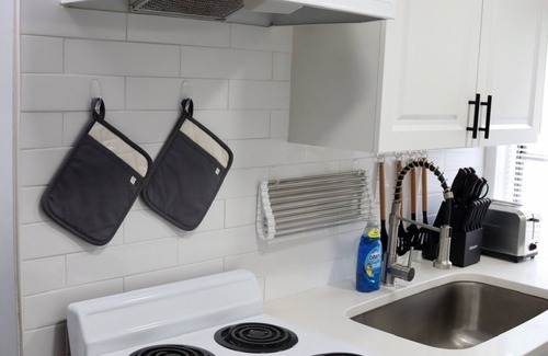 St. Petersburg - Clearwater Apartment | Modern Retreat, Near Beach, DT St. Pete & TPA