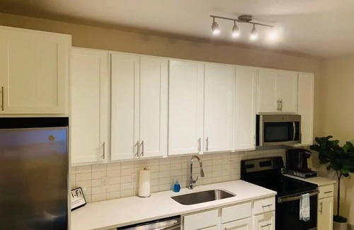 Downtown San Antonio House | Modern Riverwalk Oasis | 1BR