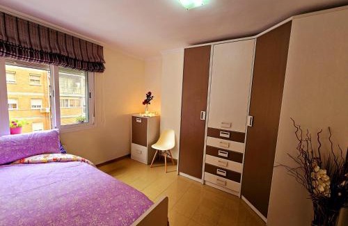 Carretera de Cadiz House | Modern Room near Airport & Center