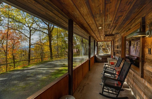 Bryson City Cabin | Modern rustic escape Manataka Cabin