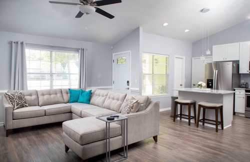 Whitemarsh Island House | Modern Rustic Home Central to Savannah and Tybee