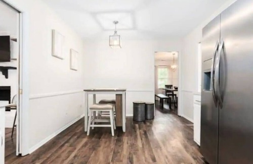 Charlotte House | Modern/Rustic style Ranch in South CLT w King en Suite, Fenced In, Large Deck!