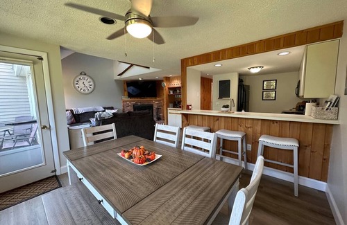 Thornton Condo | Modern Rustic townhouse close to everything NH! Work and play year round.