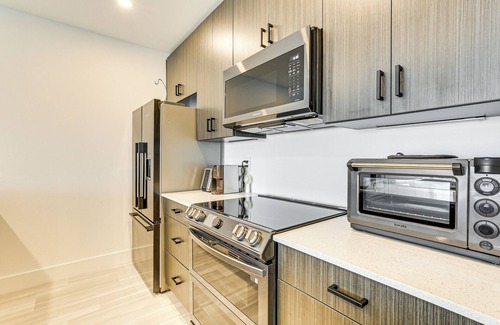 Rosemary District Condo | Modern Sarasota Condo w/Pool: Walk to Water!