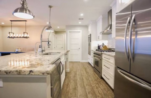 South Scottsdale House | Modern Scottsdale Home w/Heated Pool/Spa/Fire Pit