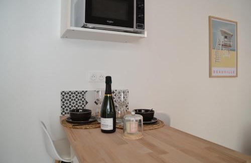 Deauville City Centre Apartment | Modern seafront studio